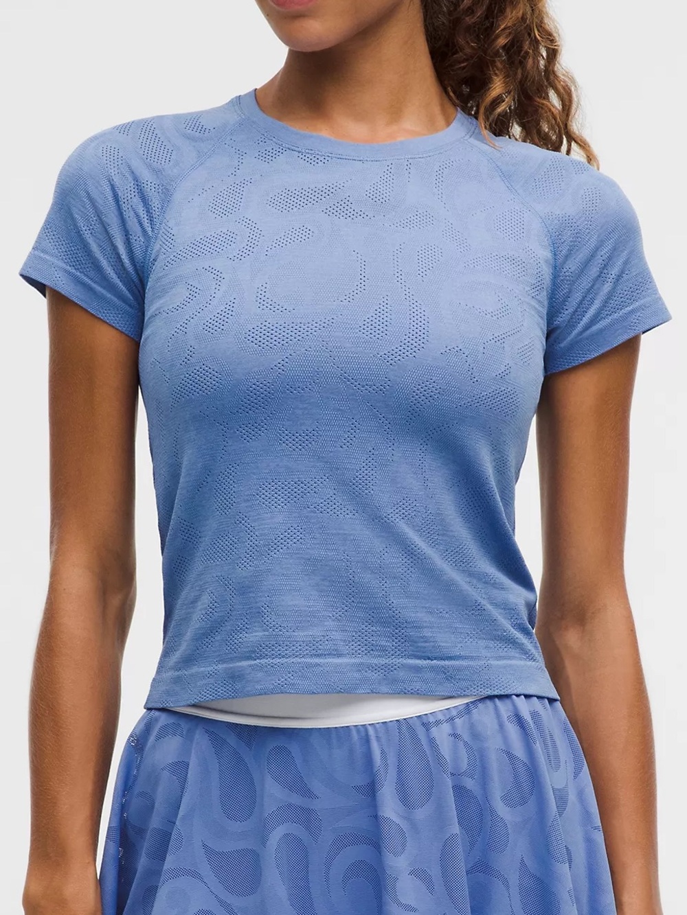 NWT Lululemon Swiftly Tech Short-Sleeve Shirt 2.0 in Paisley Prep Blue - Size 6